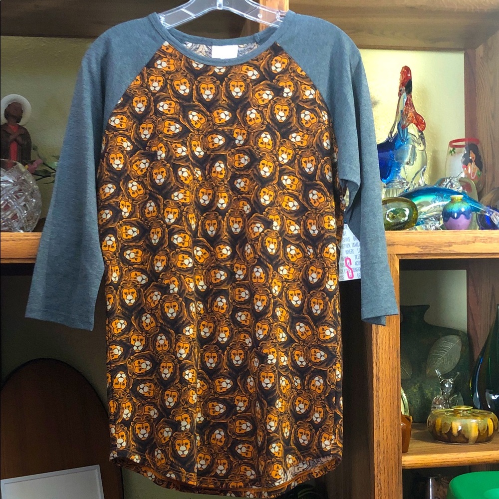 Ladies LulaRoe Lion Print Randy Tee